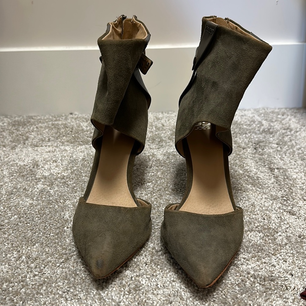 Size 8 Joes green heels